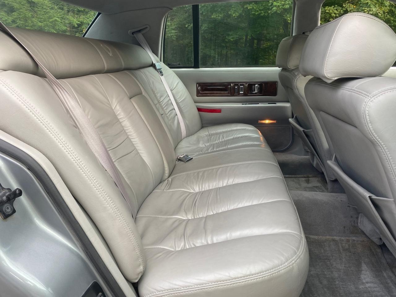 1994 Cadillac Fleetwood Standard Charlton MA