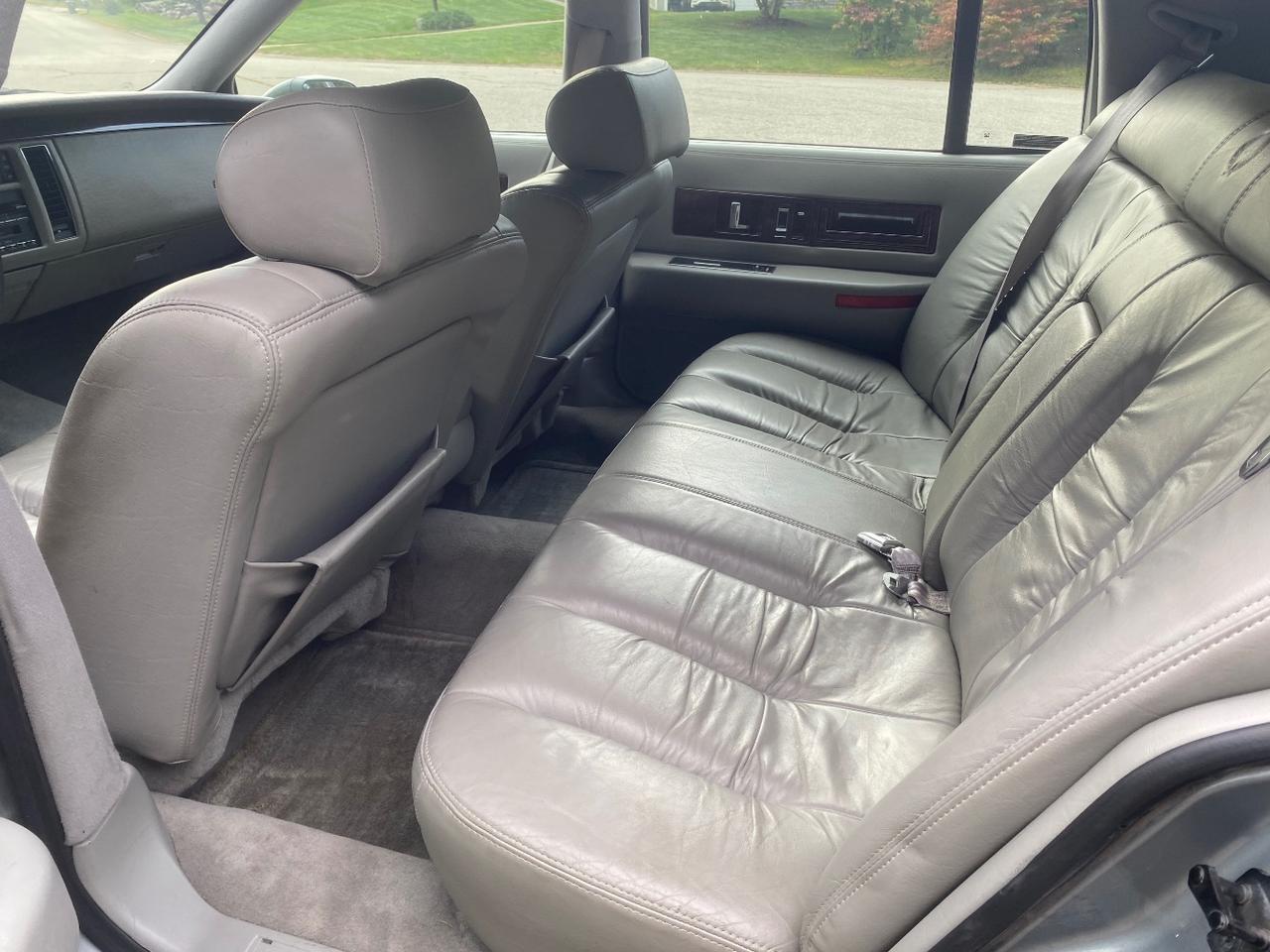 1994 Cadillac Fleetwood Standard Charlton MA