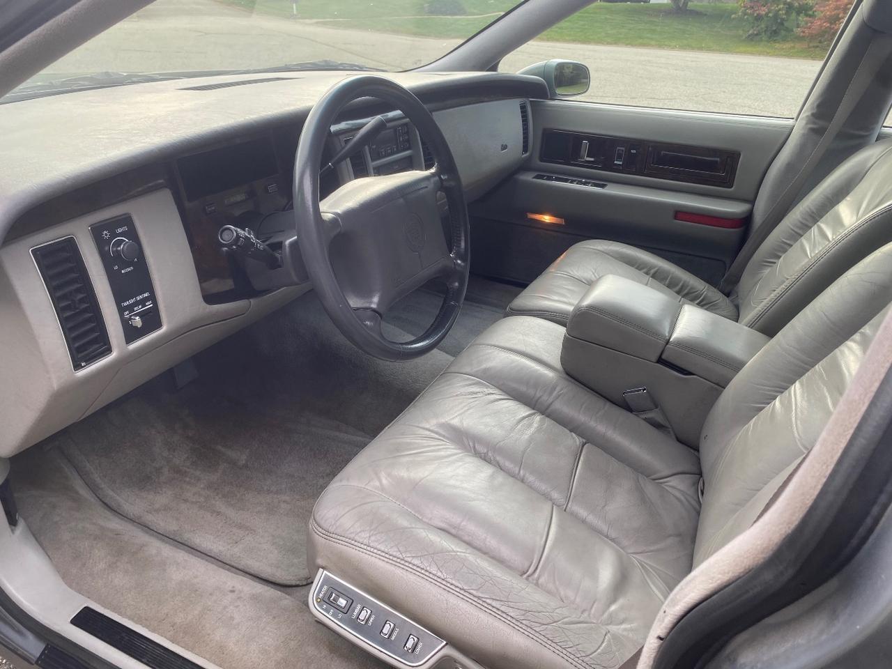 1994 Cadillac Fleetwood Standard Charlton MA