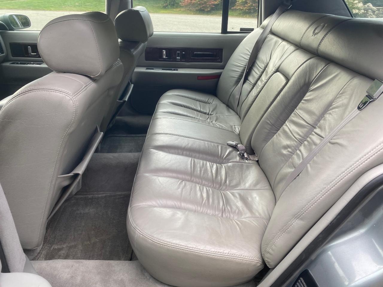 1994 Cadillac Fleetwood Standard Charlton MA