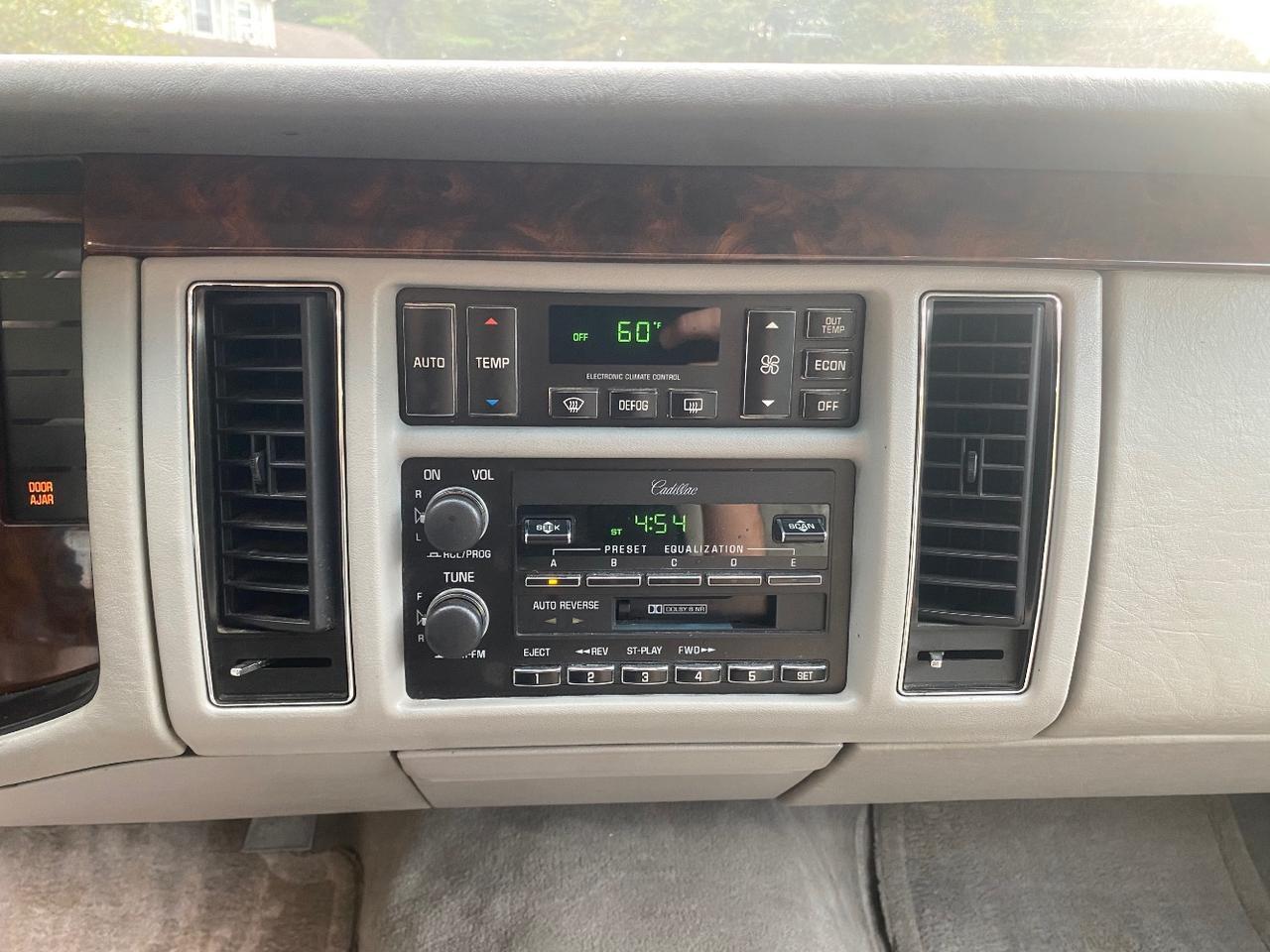 1994 Cadillac Fleetwood Standard Charlton MA