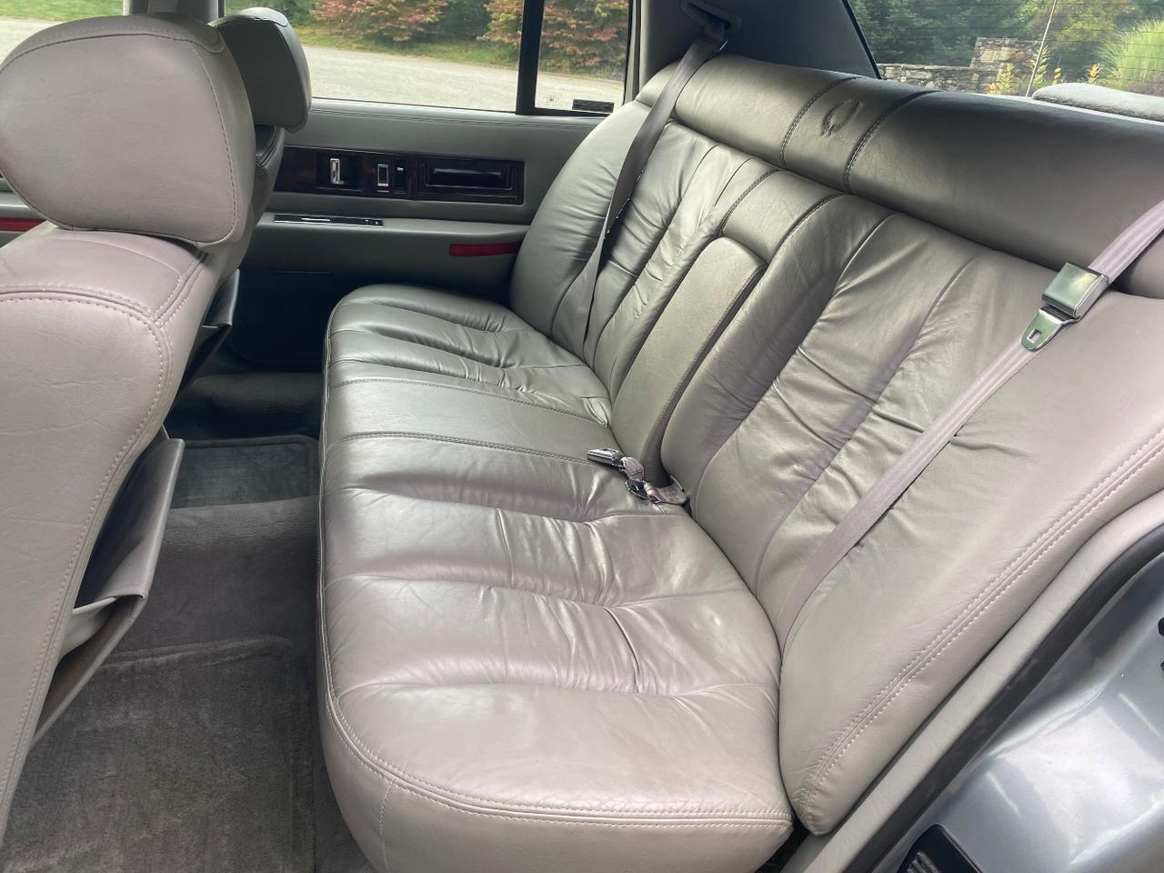 1994 Cadillac Fleetwood Standard Charlton MA
