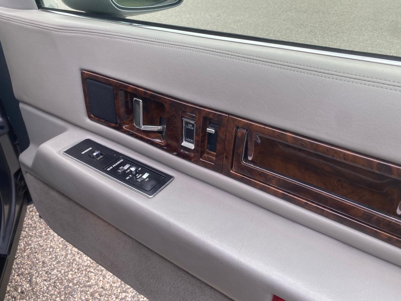 1994 Cadillac Fleetwood Standard Charlton MA