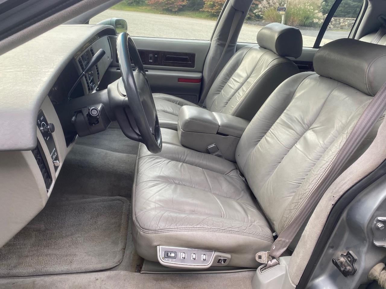 1994 Cadillac Fleetwood Standard Charlton MA