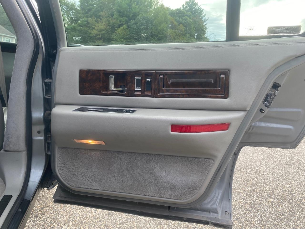 1994 Cadillac Fleetwood Standard Charlton MA