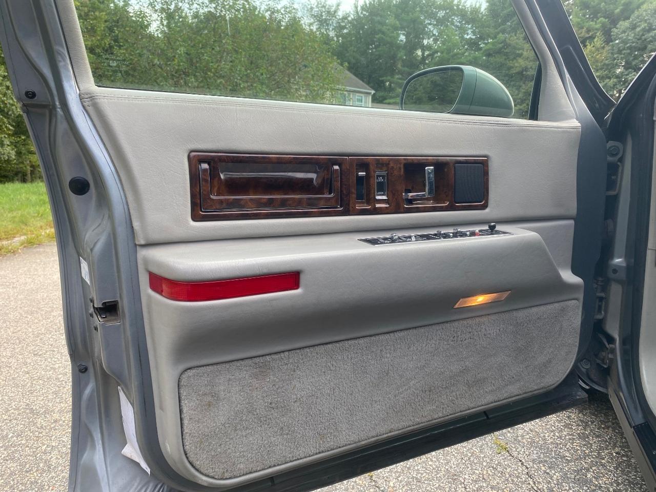 1994 Cadillac Fleetwood Standard Charlton MA
