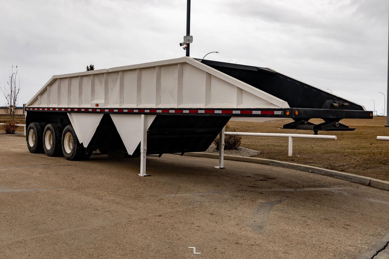 1994 Decap 38 FT Steel Tridem Belly Dump Trailer Red Deer AB