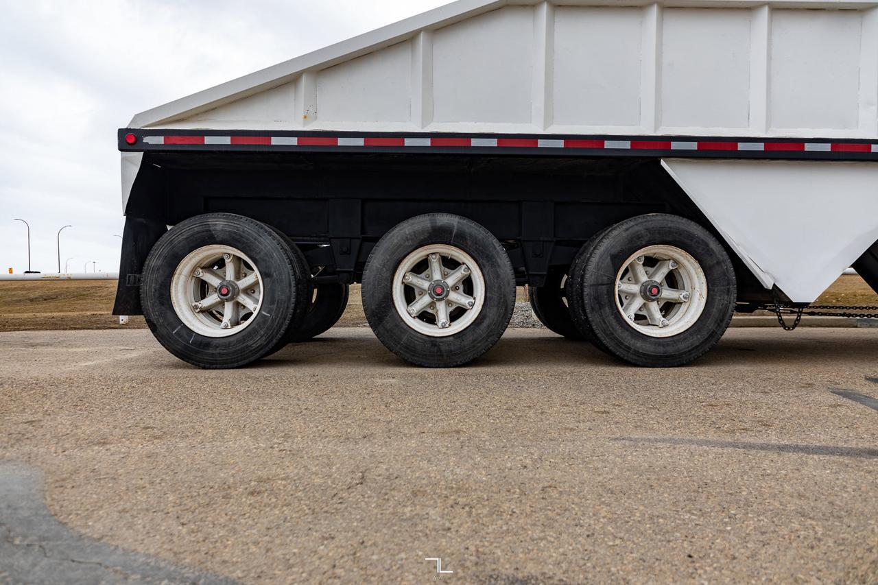 1994 Decap 38 FT Steel Tridem Belly Dump Trailer Red Deer AB