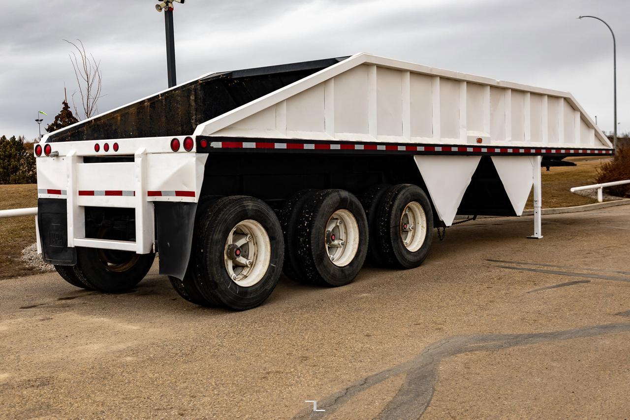 1994 Decap 38 FT Steel Tridem Belly Dump Trailer Red Deer AB