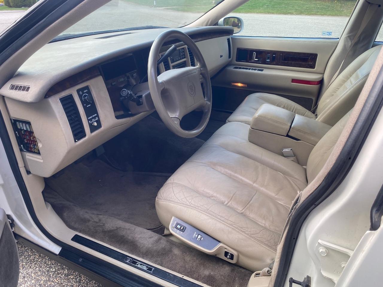 1995 Cadillac Fleetwood Standard Charlton MA