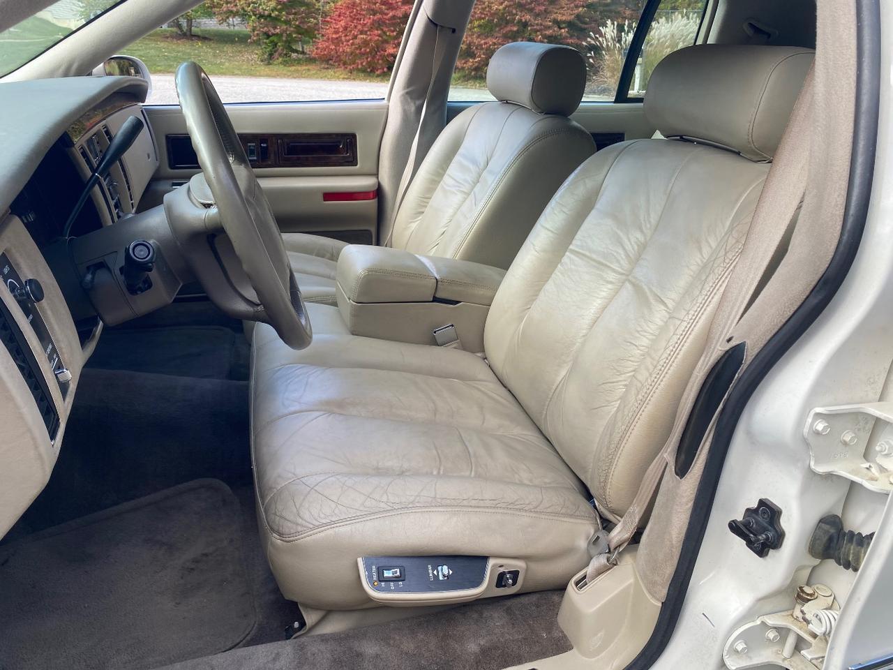 1995 Cadillac Fleetwood Standard Charlton MA