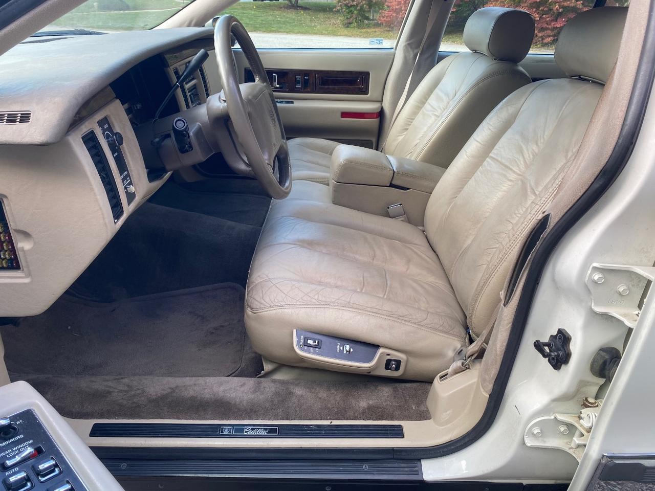 1995 Cadillac Fleetwood Standard Charlton MA