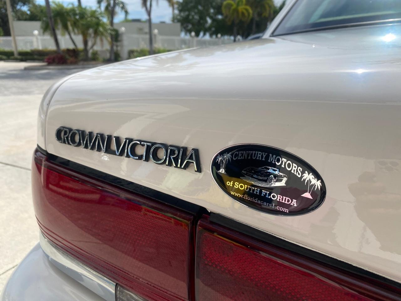 1995 Ford Crown Victoria LOW MILES 43,331 Pompano Beach FL
