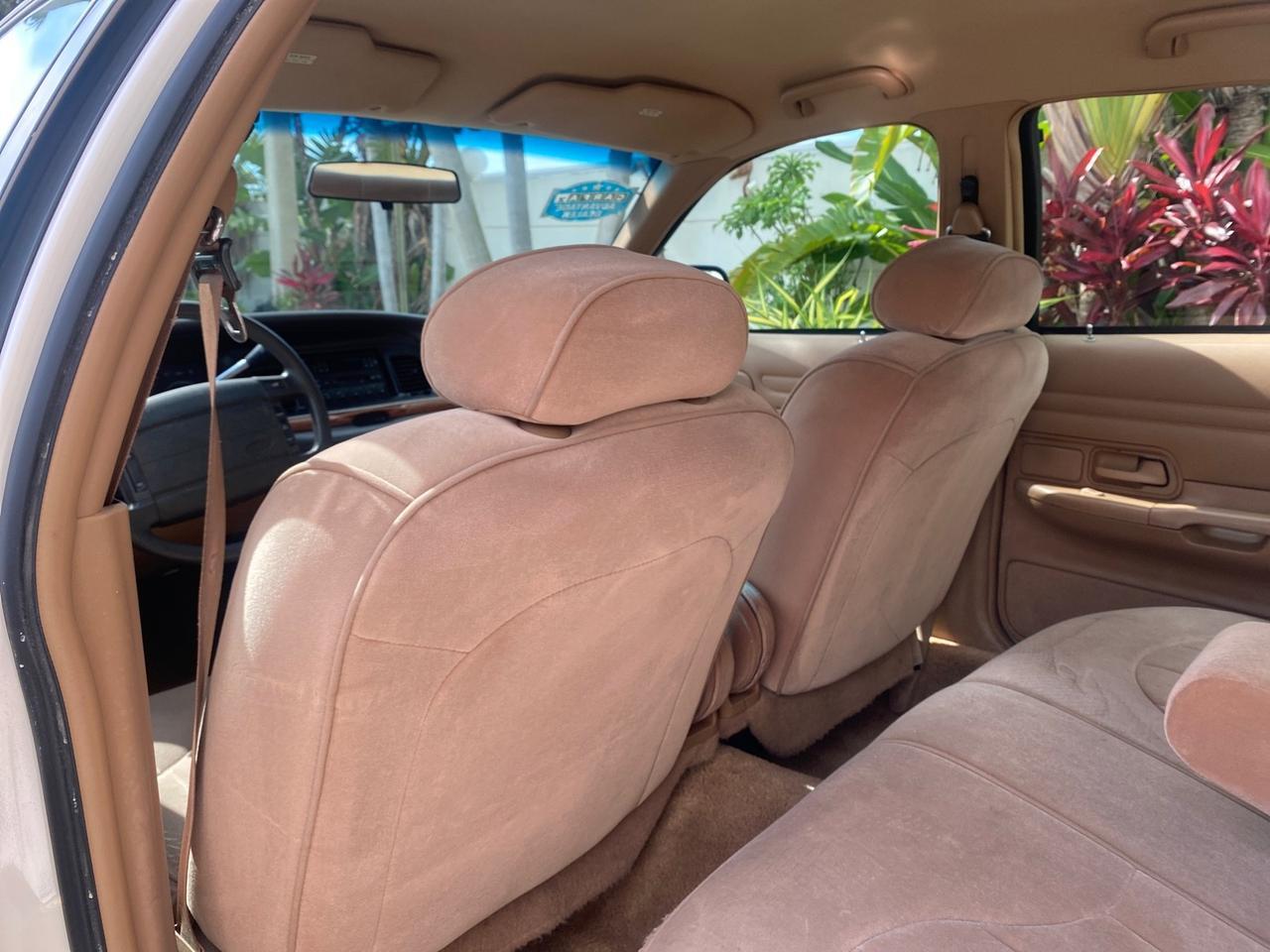 1995 Ford Crown Victoria LOW MILES 43,331 Pompano Beach FL