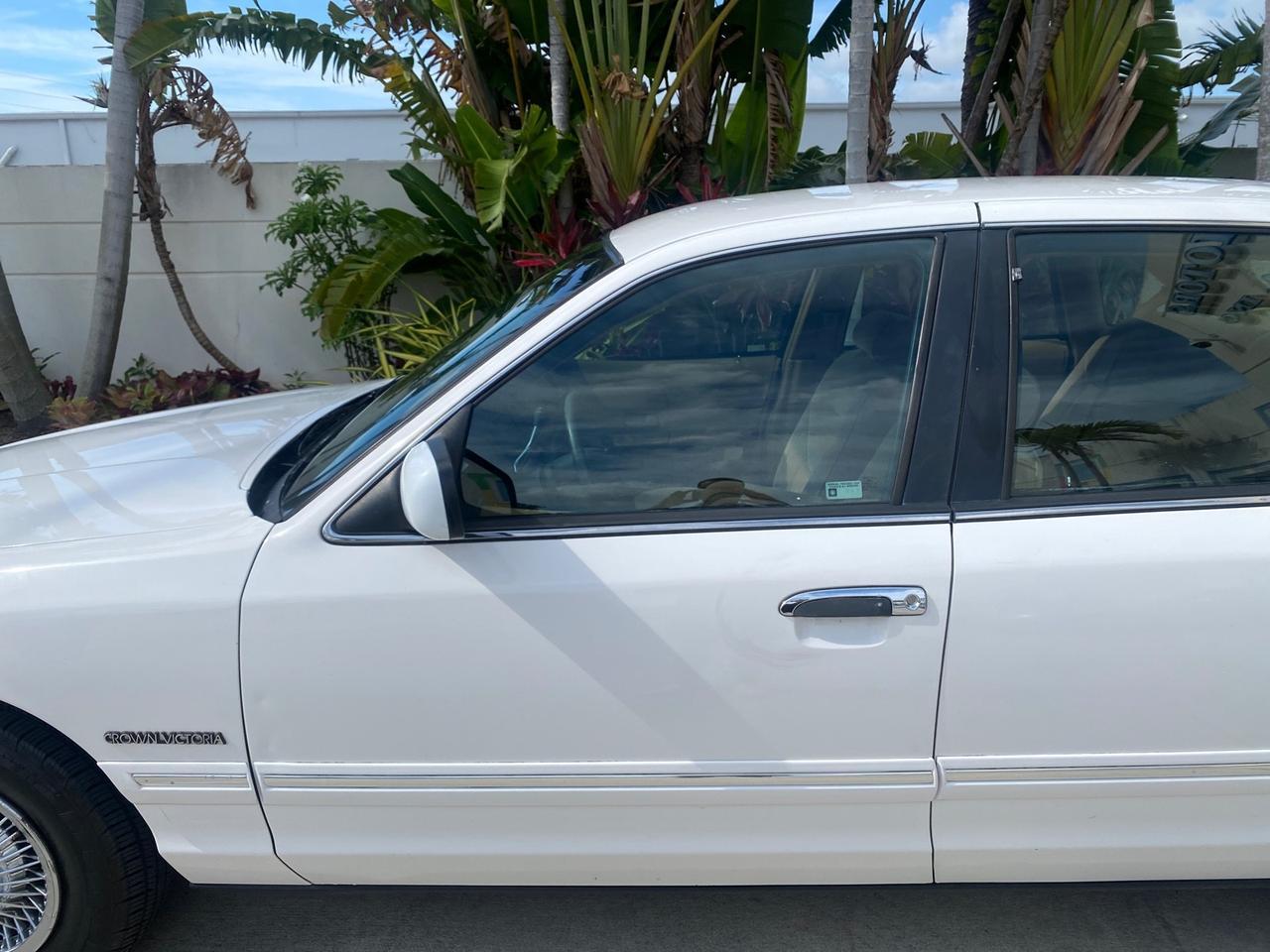 1995 Ford Crown Victoria LOW MILES 43,331 Pompano Beach FL