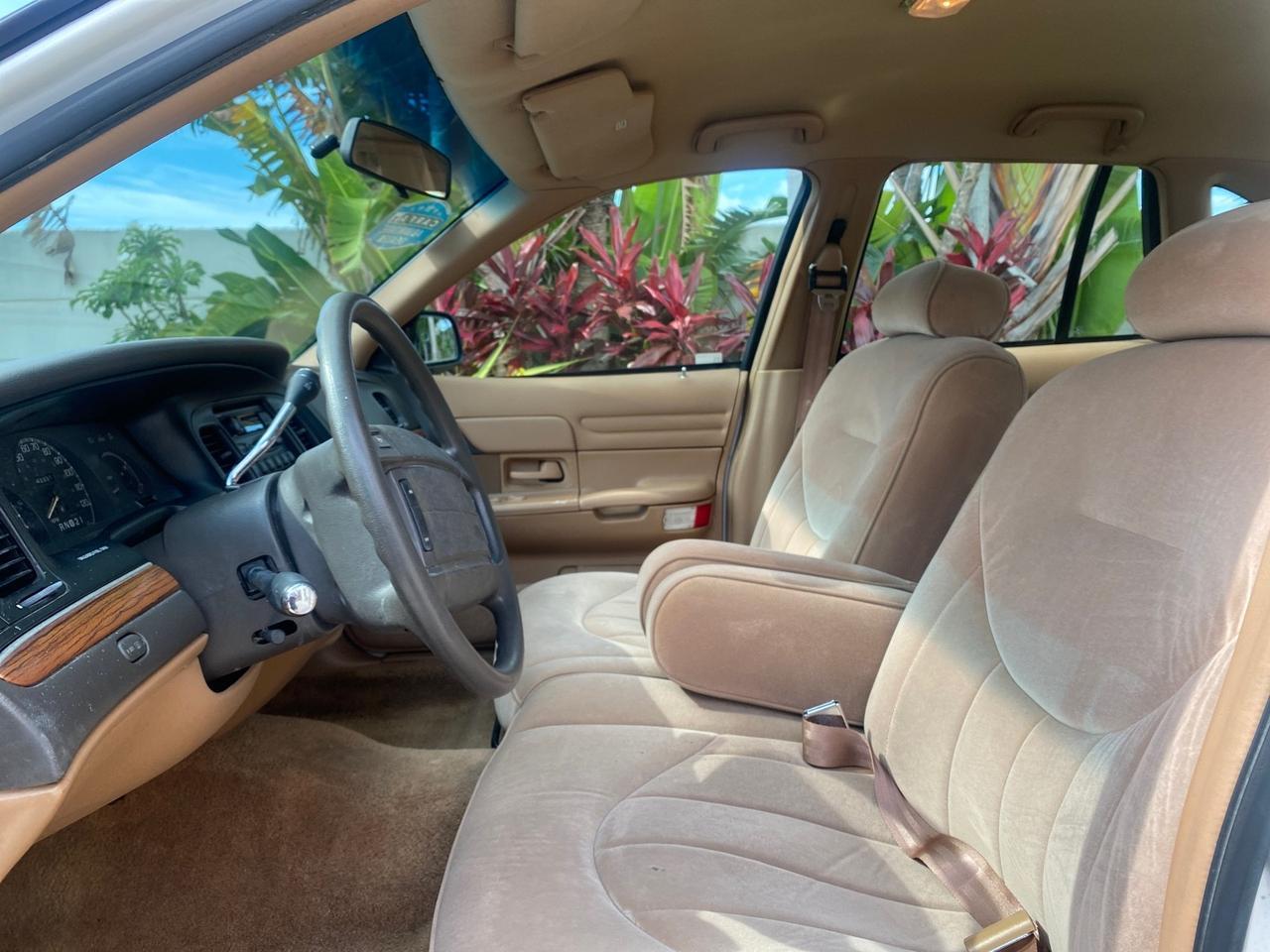 1995 Ford Crown Victoria LOW MILES 43,331 Pompano Beach FL