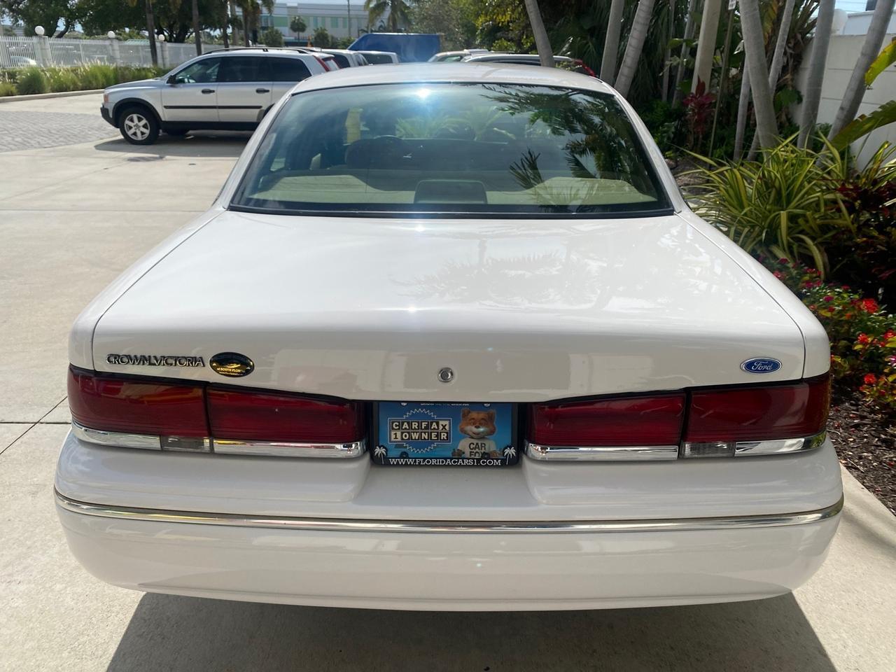 1995 Ford Crown Victoria LOW MILES 43,331 Pompano Beach FL