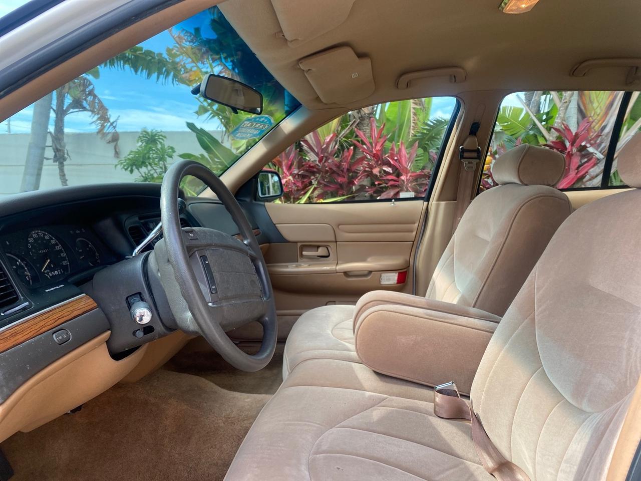 1995 Ford Crown Victoria LOW MILES 43,331 Pompano Beach FL