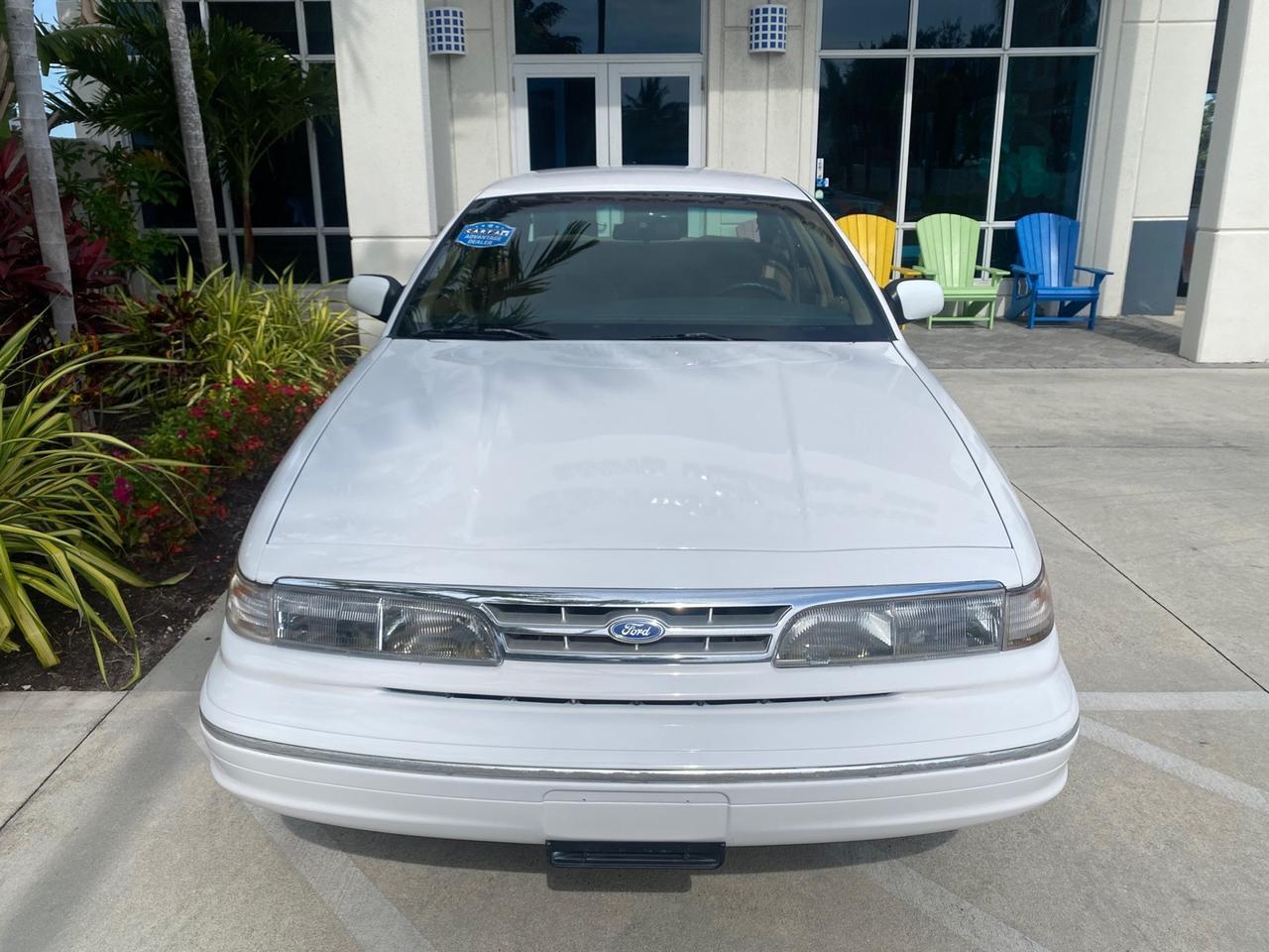 1995 Ford Crown Victoria LOW MILES 43,331 Pompano Beach FL