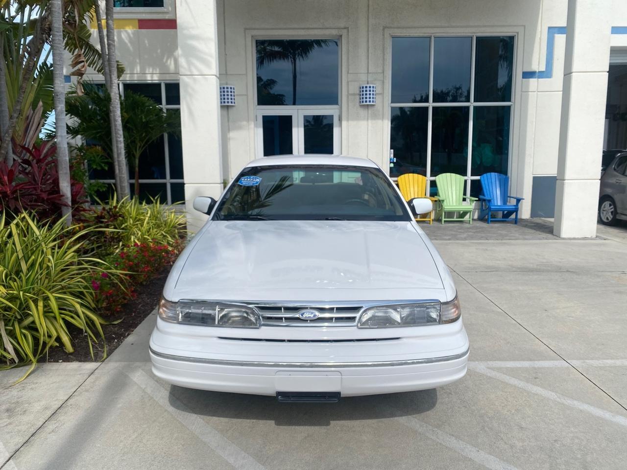 1995 Ford Crown Victoria LOW MILES 43,331 Pompano Beach FL