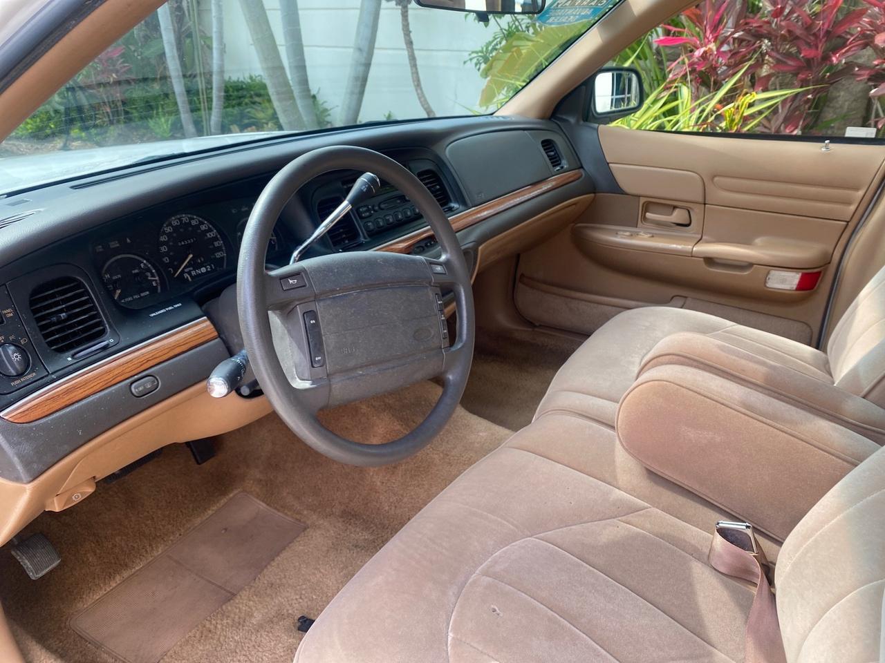 1995 Ford Crown Victoria LOW MILES 43,331 Pompano Beach FL