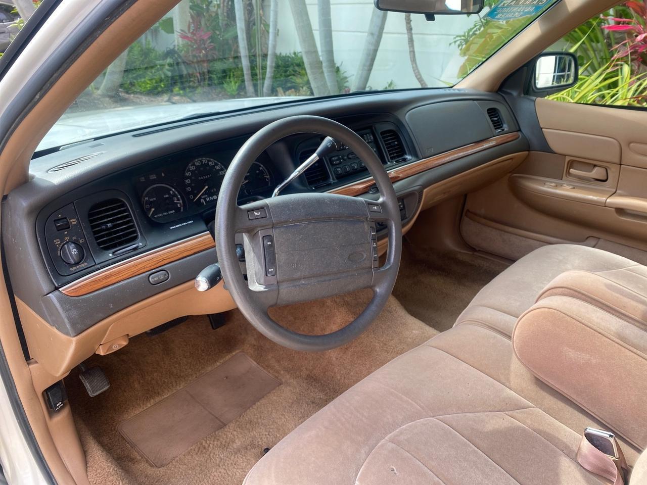 1995 Ford Crown Victoria LOW MILES 43,331 Pompano Beach FL