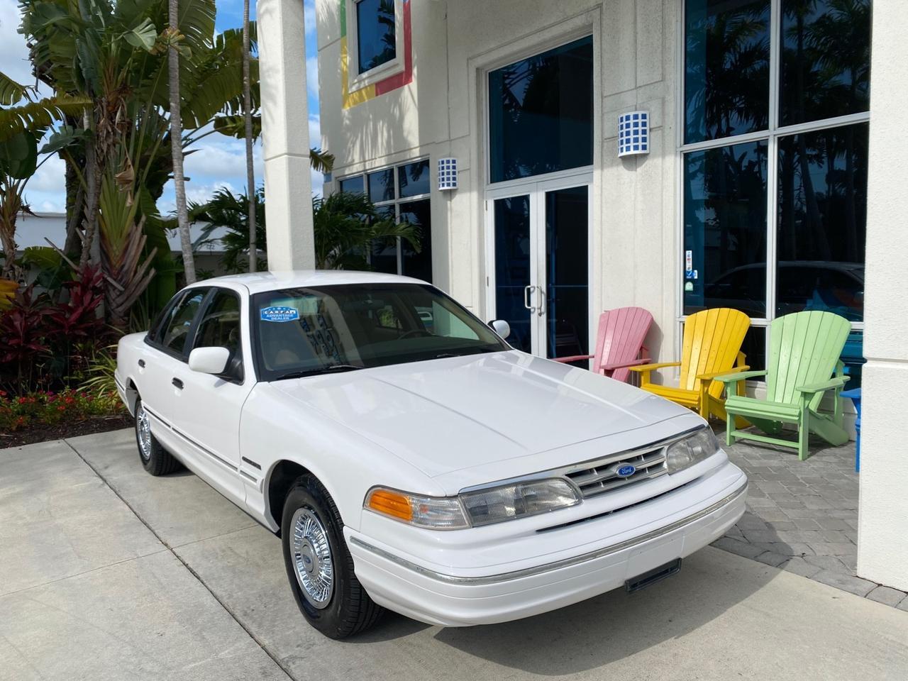 1995 Ford Crown Victoria LOW MILES 43,331