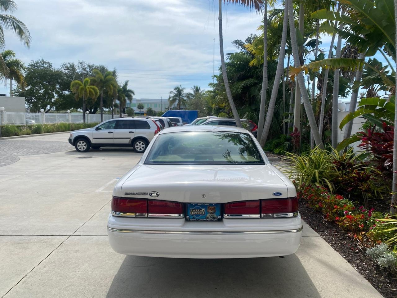 1995 Ford Crown Victoria LOW MILES 43,331 Pompano Beach FL