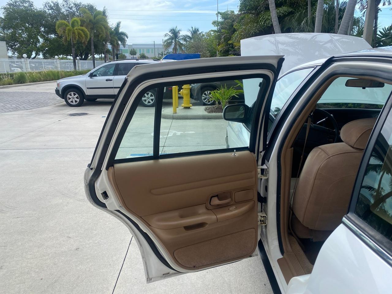 1995 Ford Crown Victoria LOW MILES 43,331 Pompano Beach FL