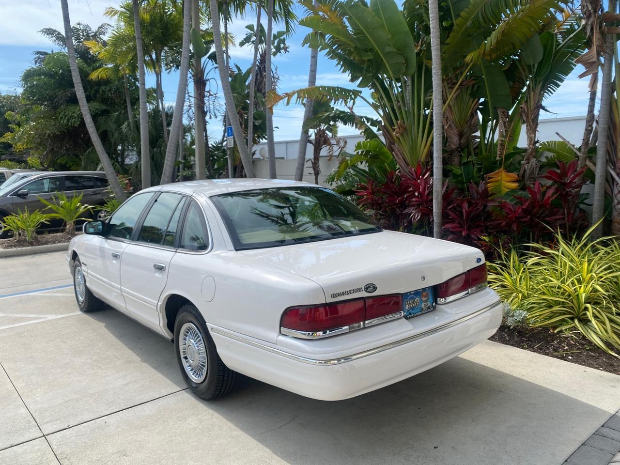 1995 Ford Crown Victoria LOW MILES 43,331 Pompano Beach FL