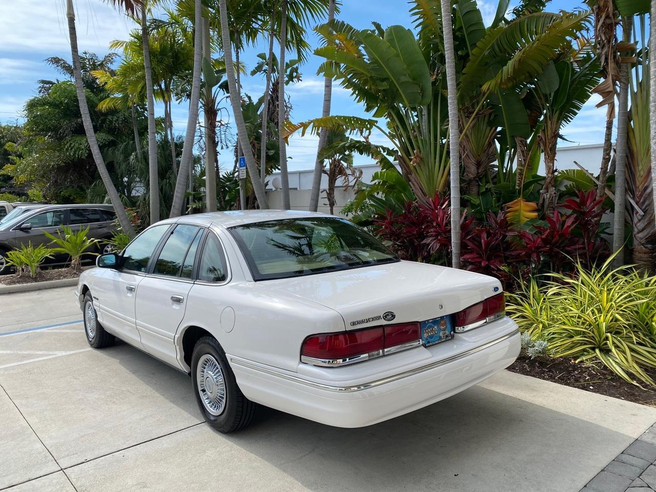 1995 Ford Crown Victoria LOW MILES 43,331 Pompano Beach FL