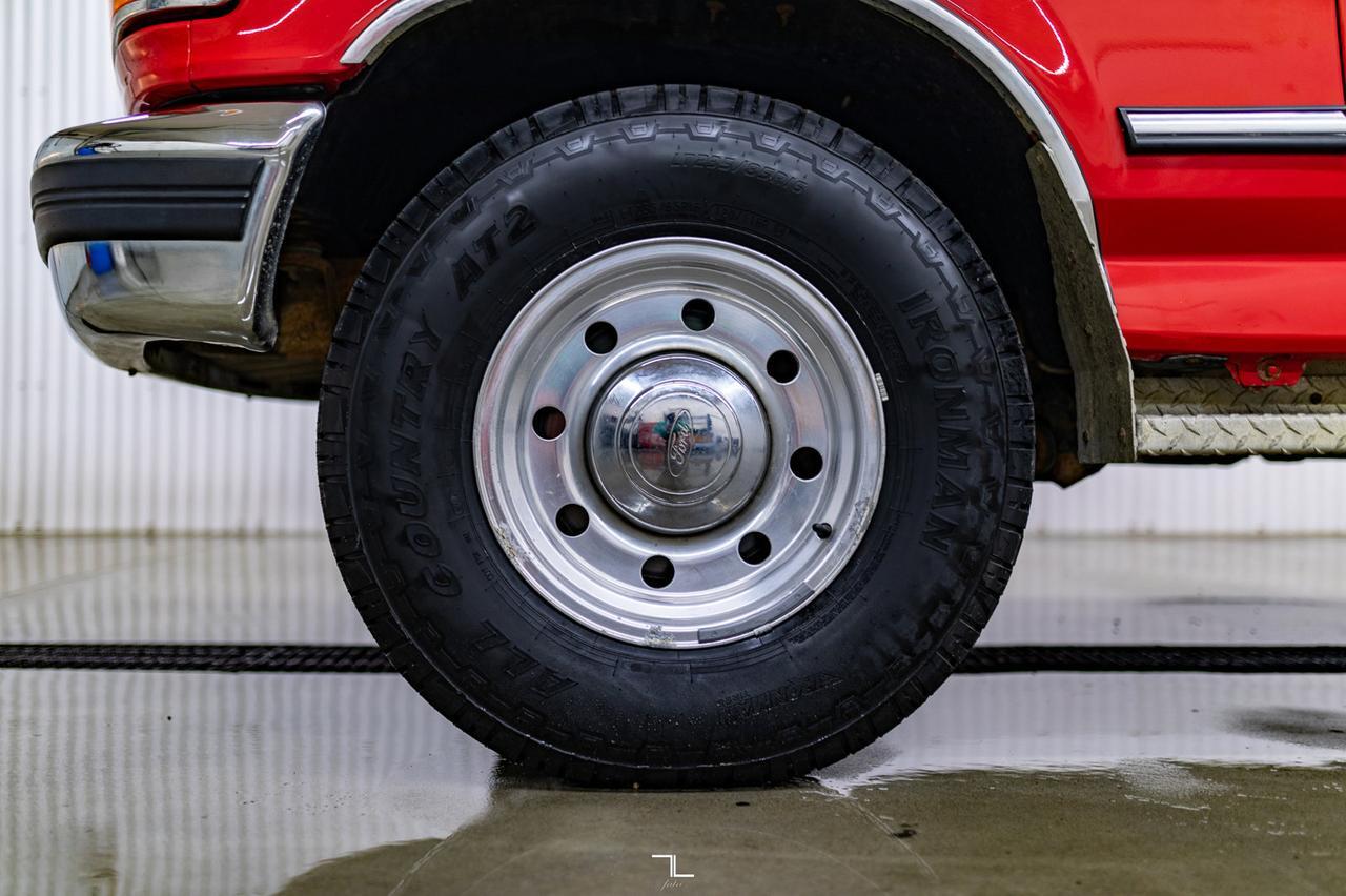 1995 Ford F-350 4x2 Crew Cab XLT Longbox Red Deer AB