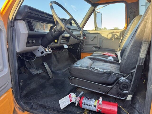 1995 Ford F800 14' Stakebody w Sullair & Pressure Washer Henrico VA