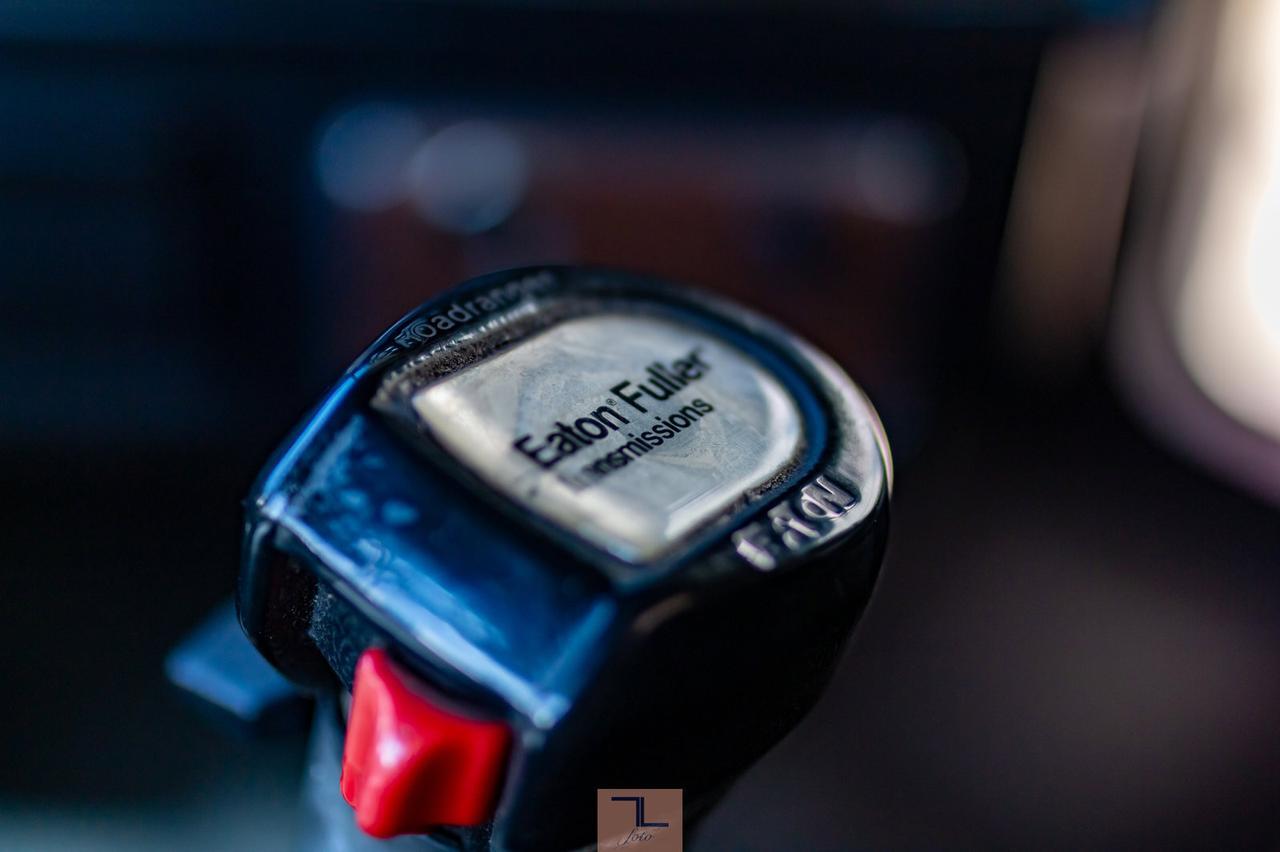 1995 Freightliner Grain Truck Tandem Axle Diesel Manual Red Deer AB