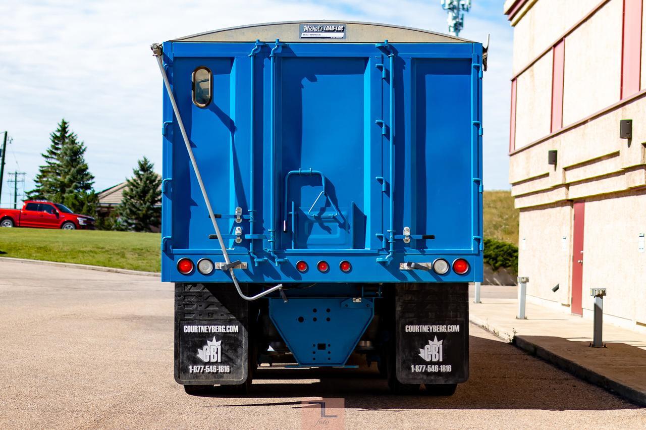 1995 Freightliner Grain Truck Tandem Axle Diesel Manual Red Deer AB