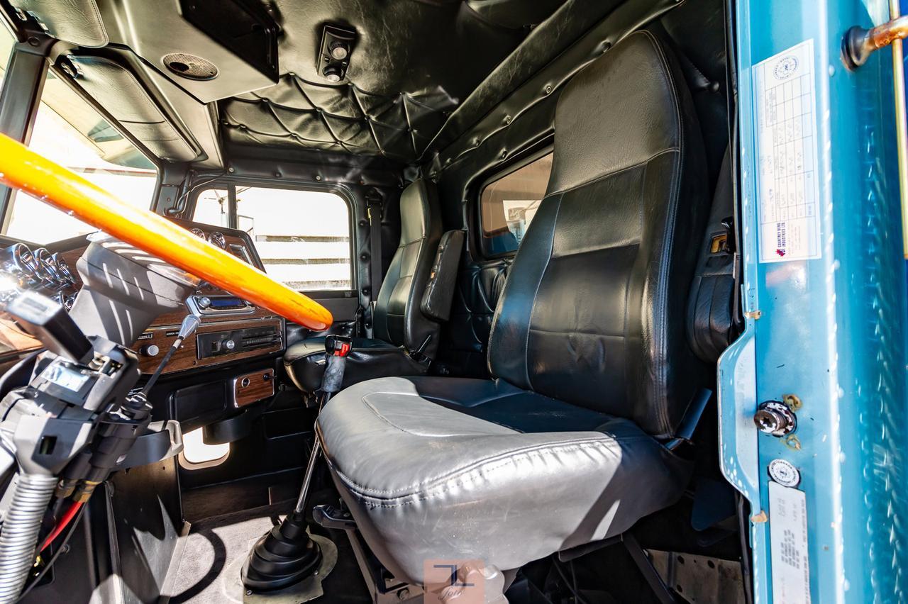 1995 Freightliner Grain Truck Tandem Axle Diesel Manual Red Deer AB