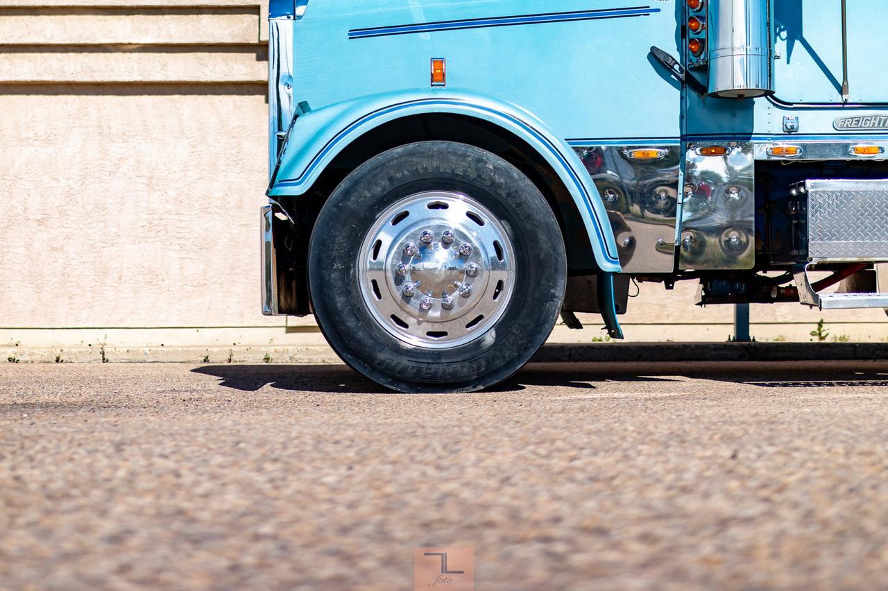 1995 Freightliner Grain Truck Tandem Axle Diesel Manual Red Deer AB