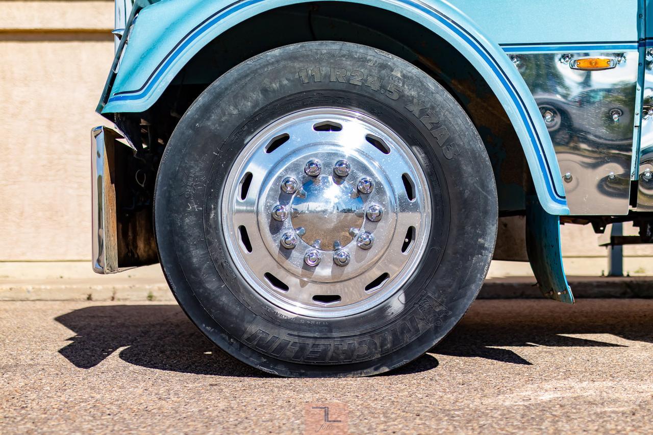 1995 Freightliner Grain Truck Tandem Axle Diesel Manual Red Deer AB