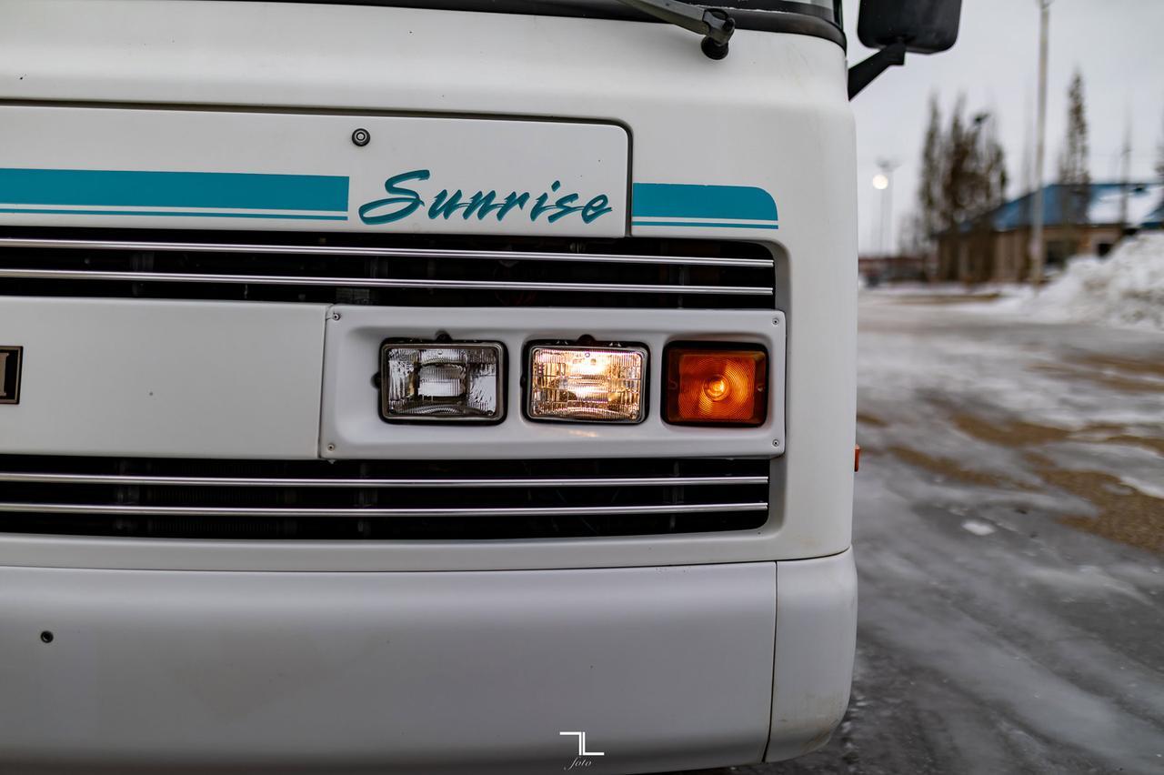 1995 Winnebago Itasca 32 Ft. Motorhome Red Deer AB