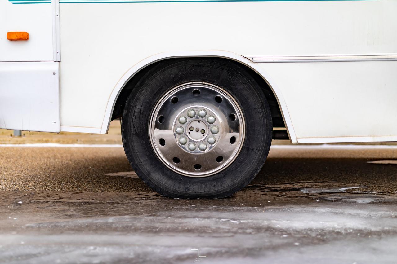 1995 Winnebago Itasca 32 Ft. Motorhome Red Deer AB