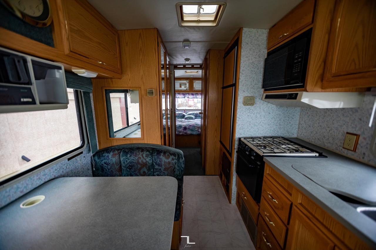 1995 Winnebago Itasca 32 Ft. Motorhome Red Deer AB