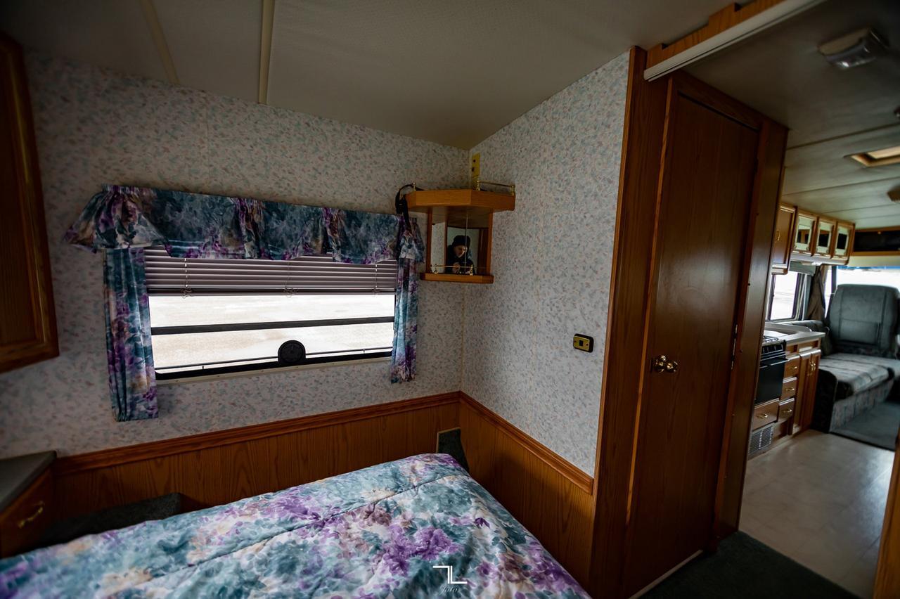 1995 Winnebago Itasca 32 Ft. Motorhome Red Deer AB