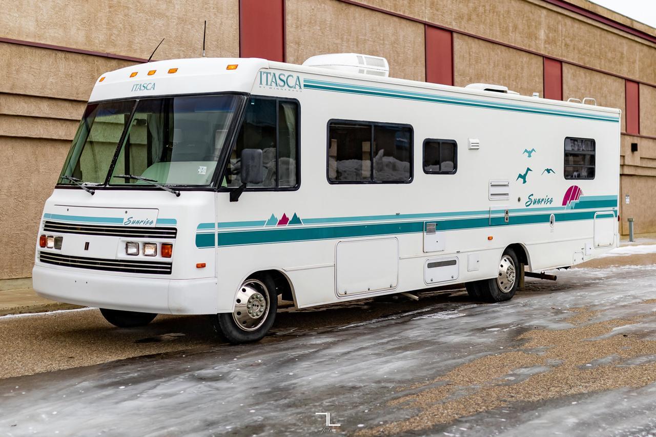 1995 Winnebago Itasca 32 Ft. Motorhome Red Deer AB