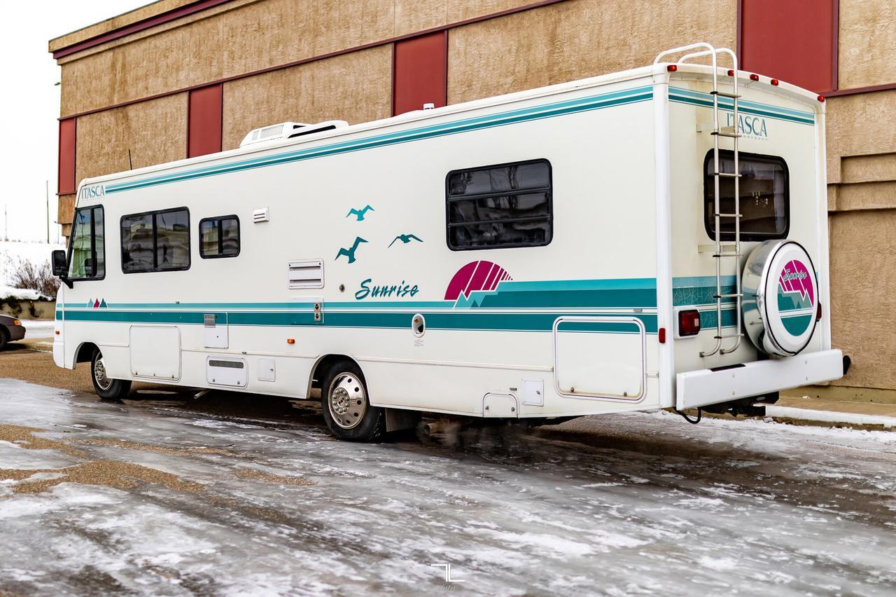 1995 Winnebago Itasca 32 Ft. Motorhome Red Deer AB