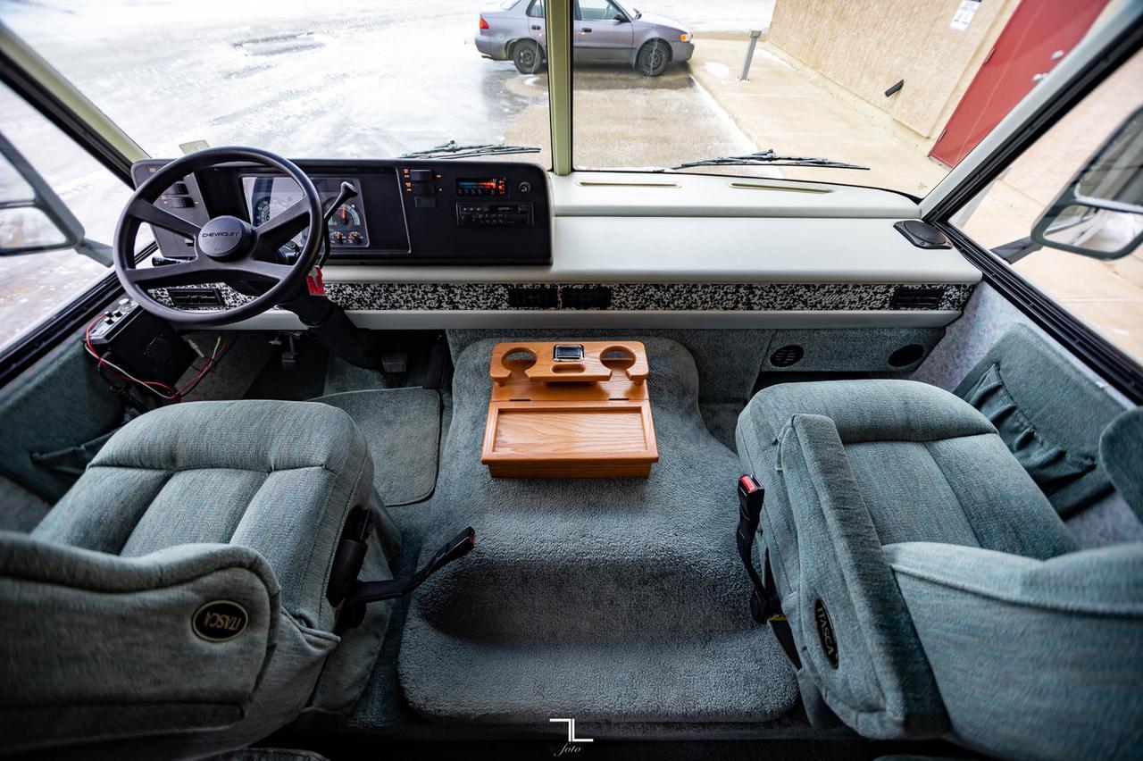 1995 Winnebago Itasca 32 Ft. Motorhome Red Deer AB