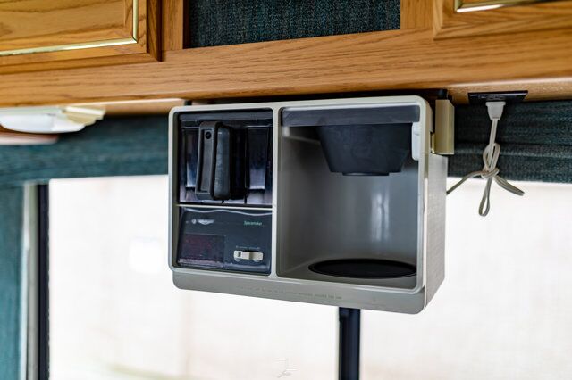 1995 Winnebago Itasca 32 Ft. Motorhome Red Deer AB