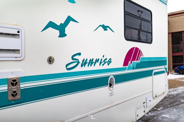 1995 Winnebago Itasca 32 Ft. Motorhome Red Deer AB