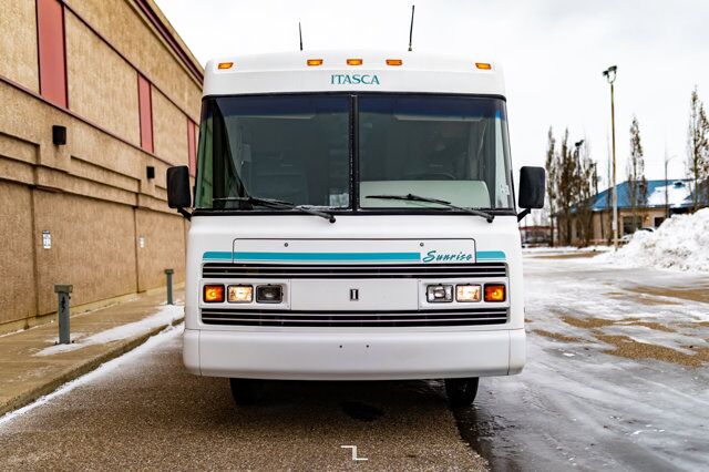 1995 Winnebago Itasca 32 Ft. Motorhome Red Deer AB
