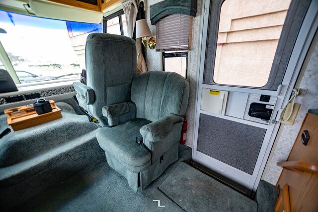 1995 Winnebago Itasca 32 Ft. Motorhome Red Deer AB