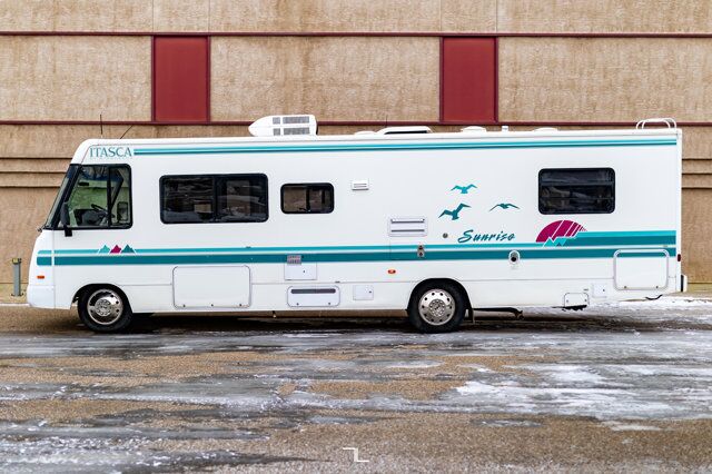 1995 Winnebago Itasca 32 Ft. Motorhome Red Deer AB